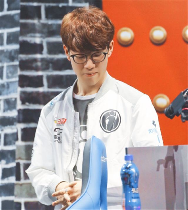 Falcons 从 BLAST Bounty Fall 2025 和 Open Fall 2025 退出 [更新]